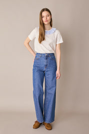 T-shirt con colletto volant