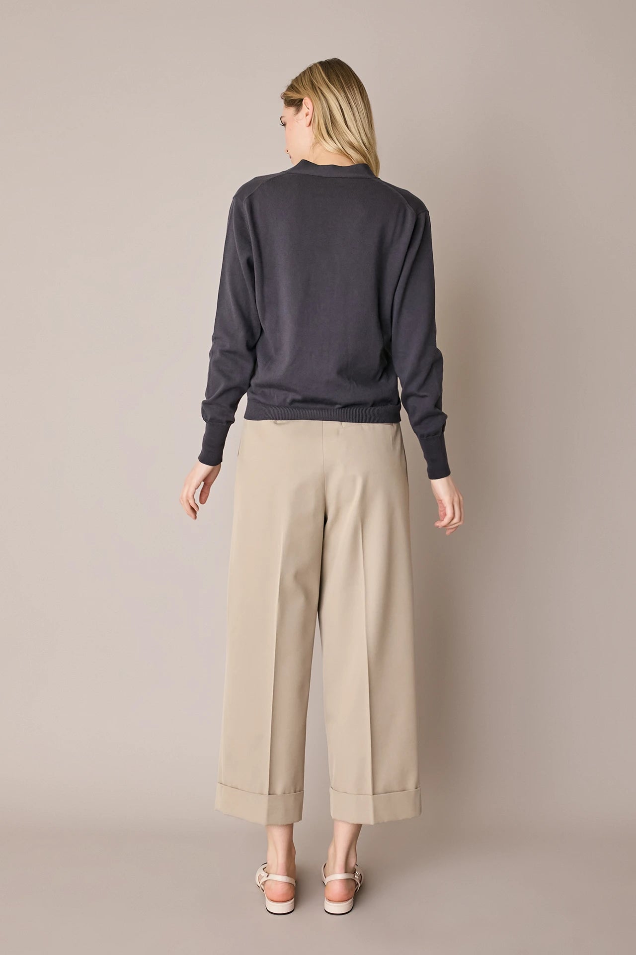 Pantaloni con piega e risvolto