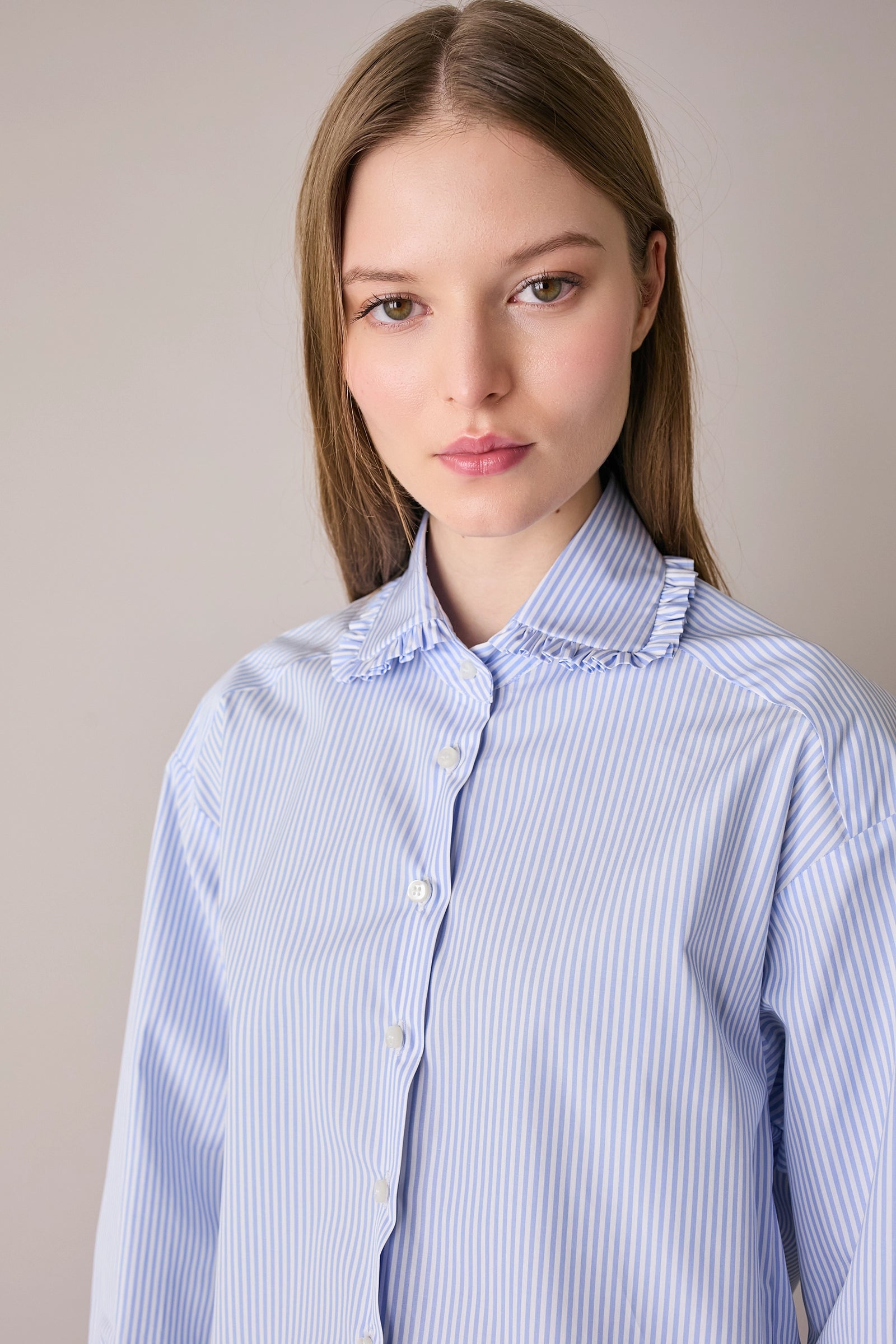 Camicia boxy con colletto volant