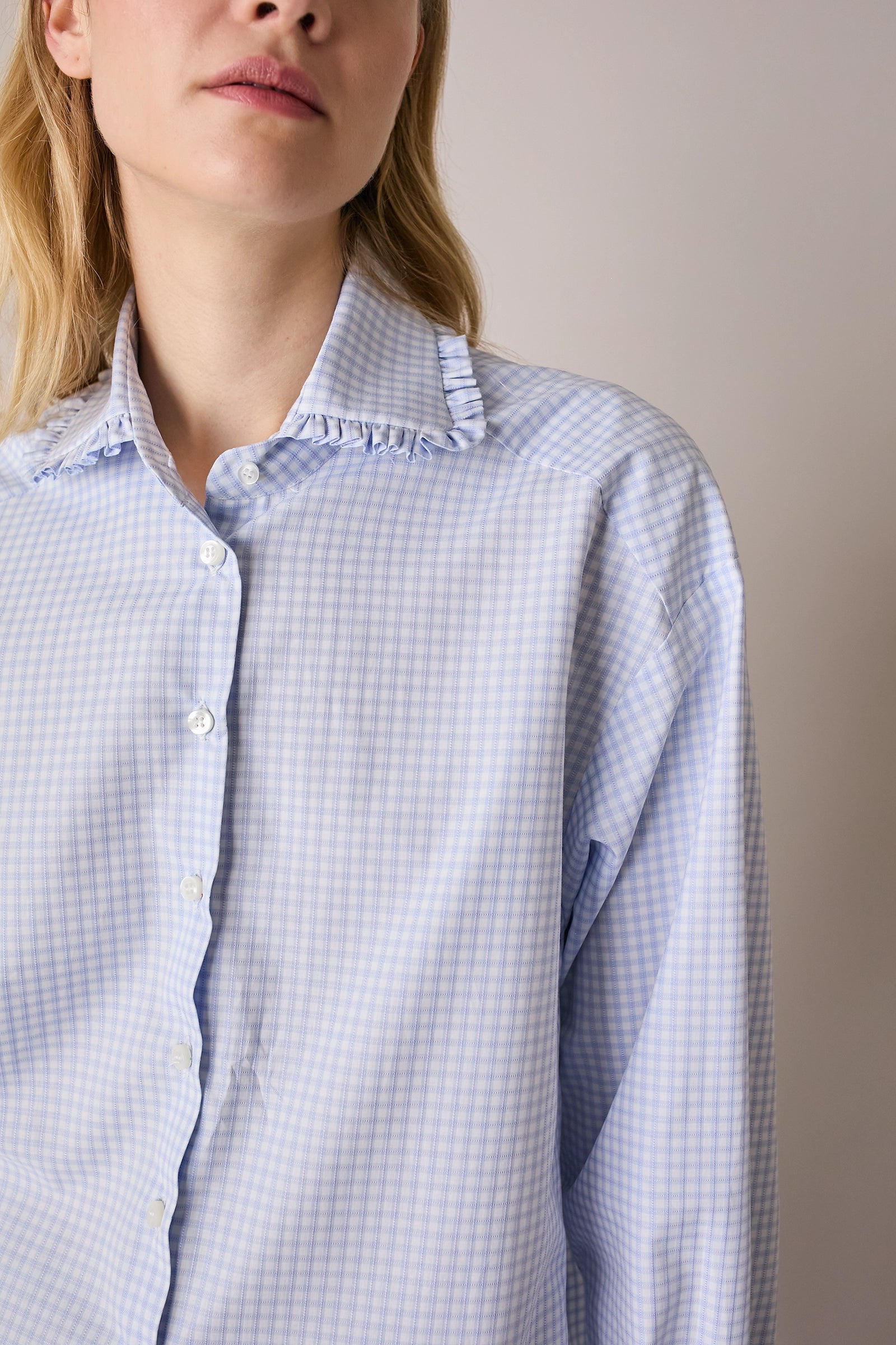 Camicia boxy con colletto volant