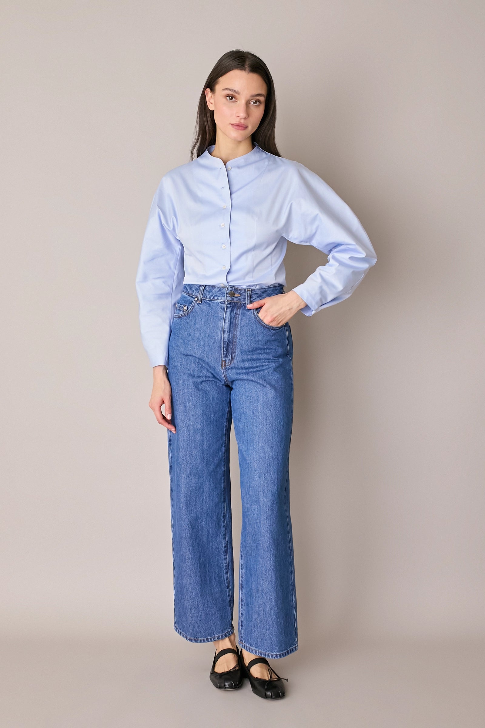 Camicia in cotone con maniche scultoree