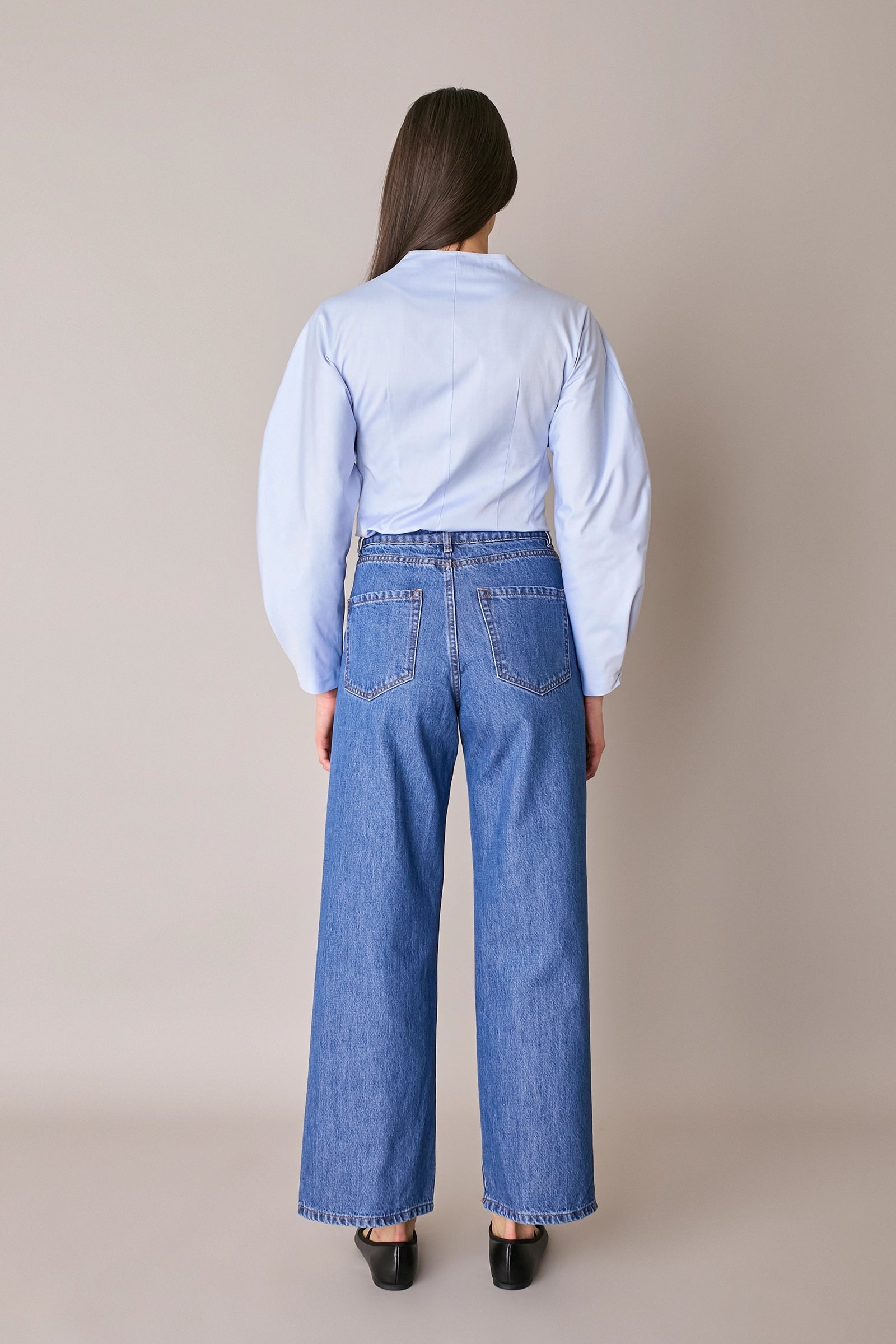 Camicia in cotone con maniche scultoree
