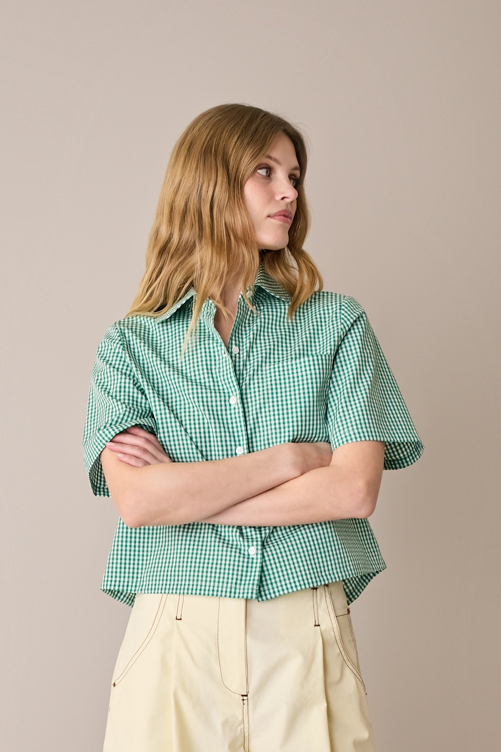 Camicia boxy in cotone con colletto stondato