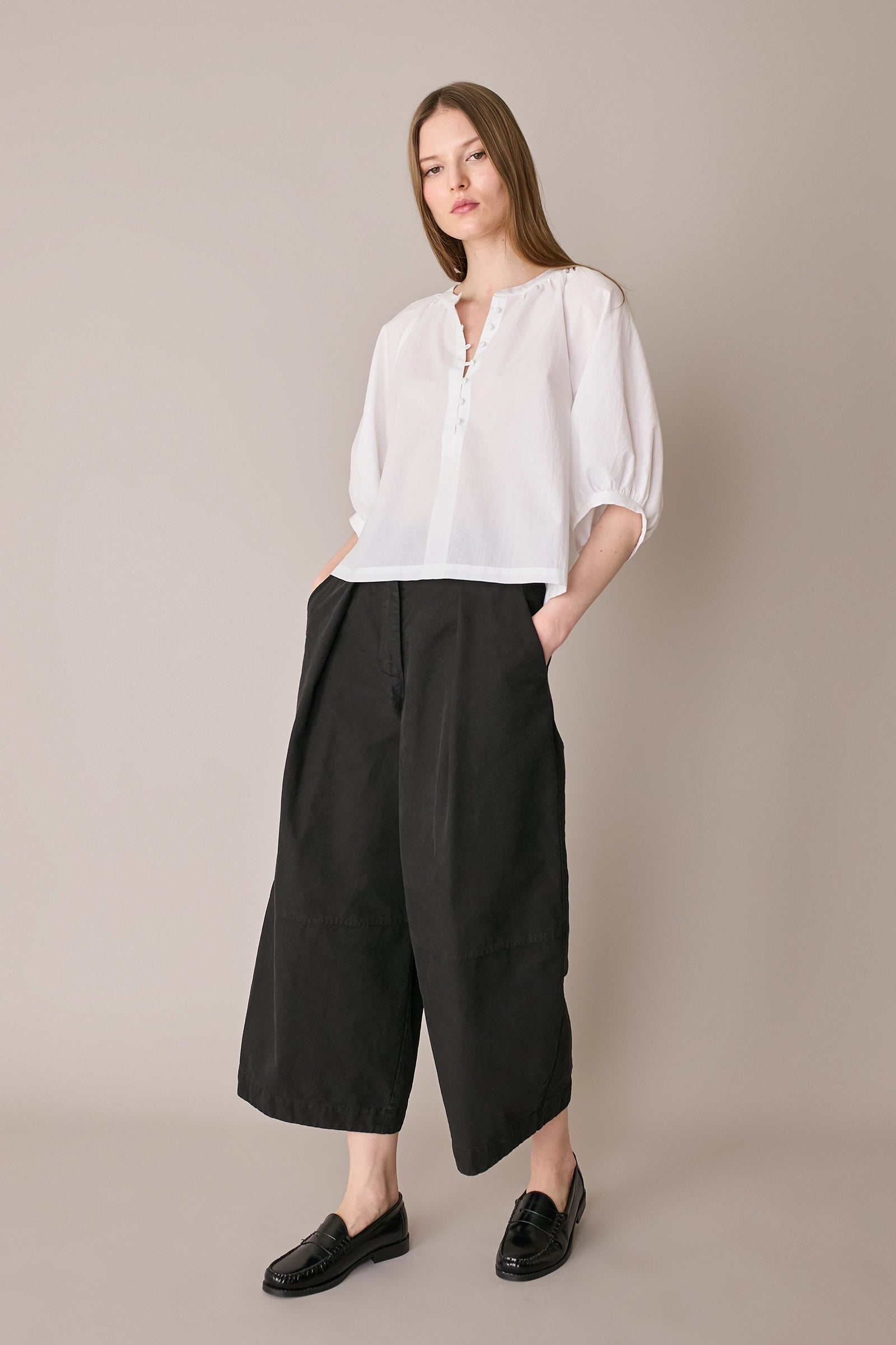 Top in cotone con bottoncini rivestiti