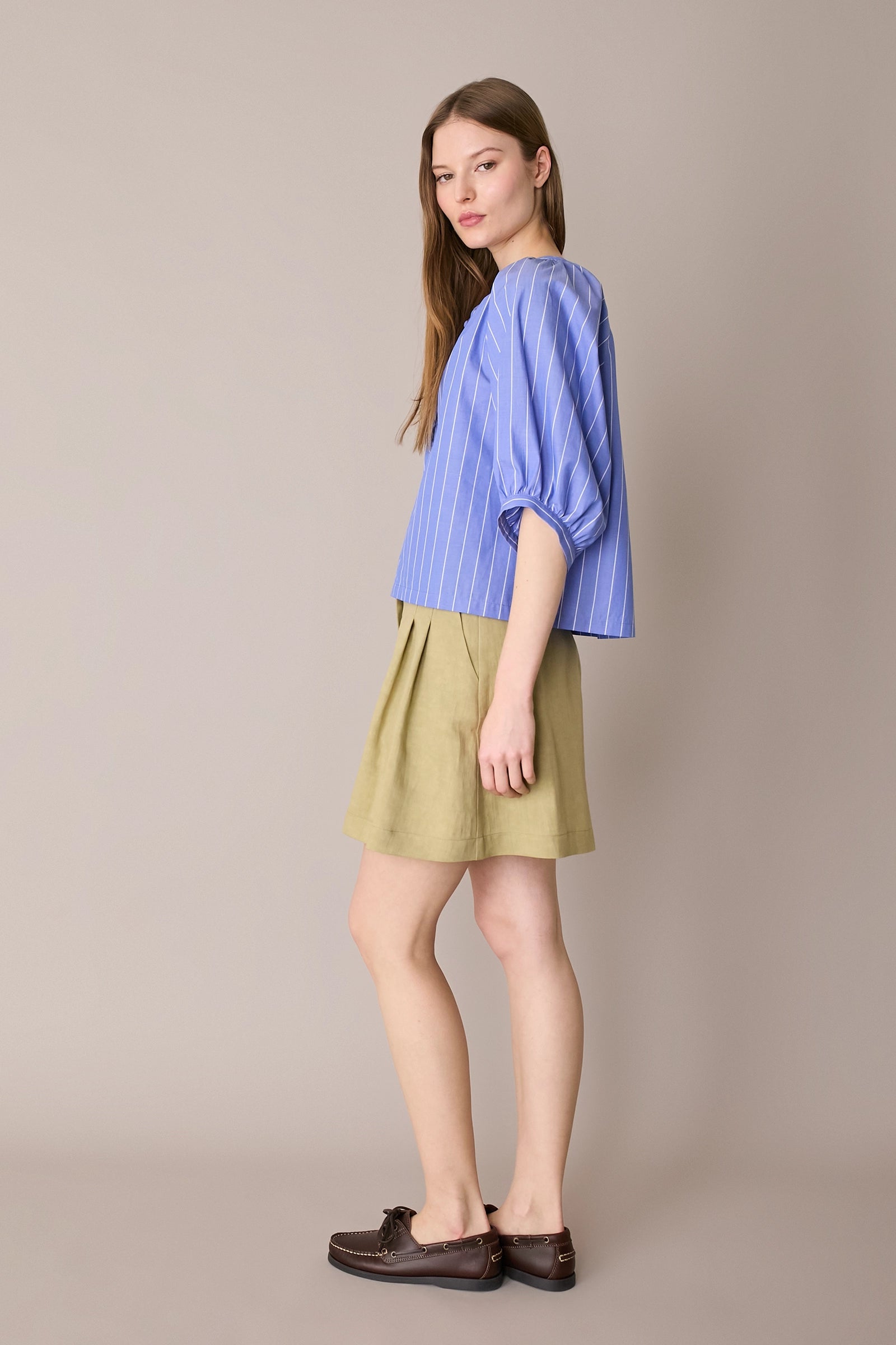 Top in cotone con bottoncini rivestiti
