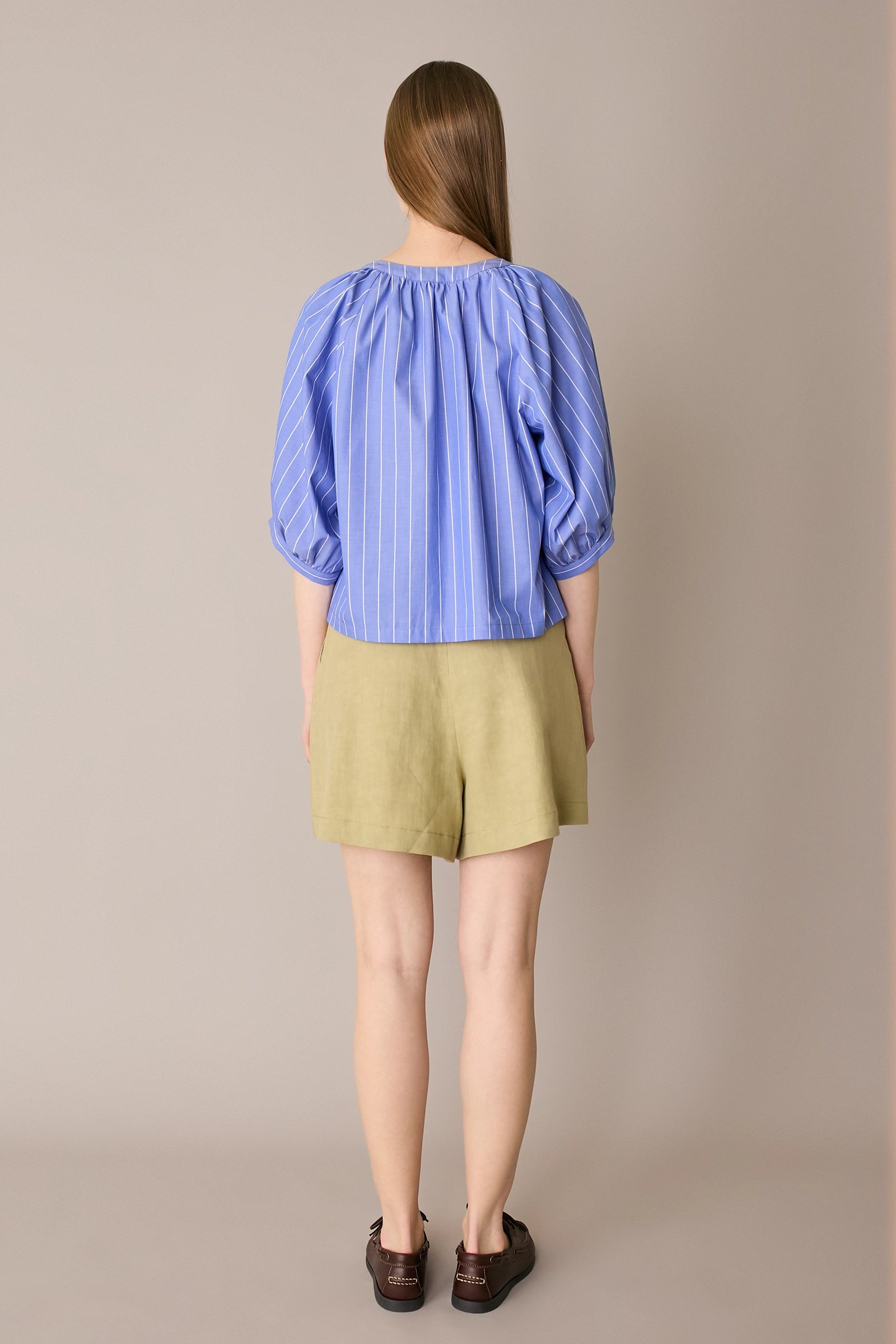 Top in cotone con bottoncini rivestiti
