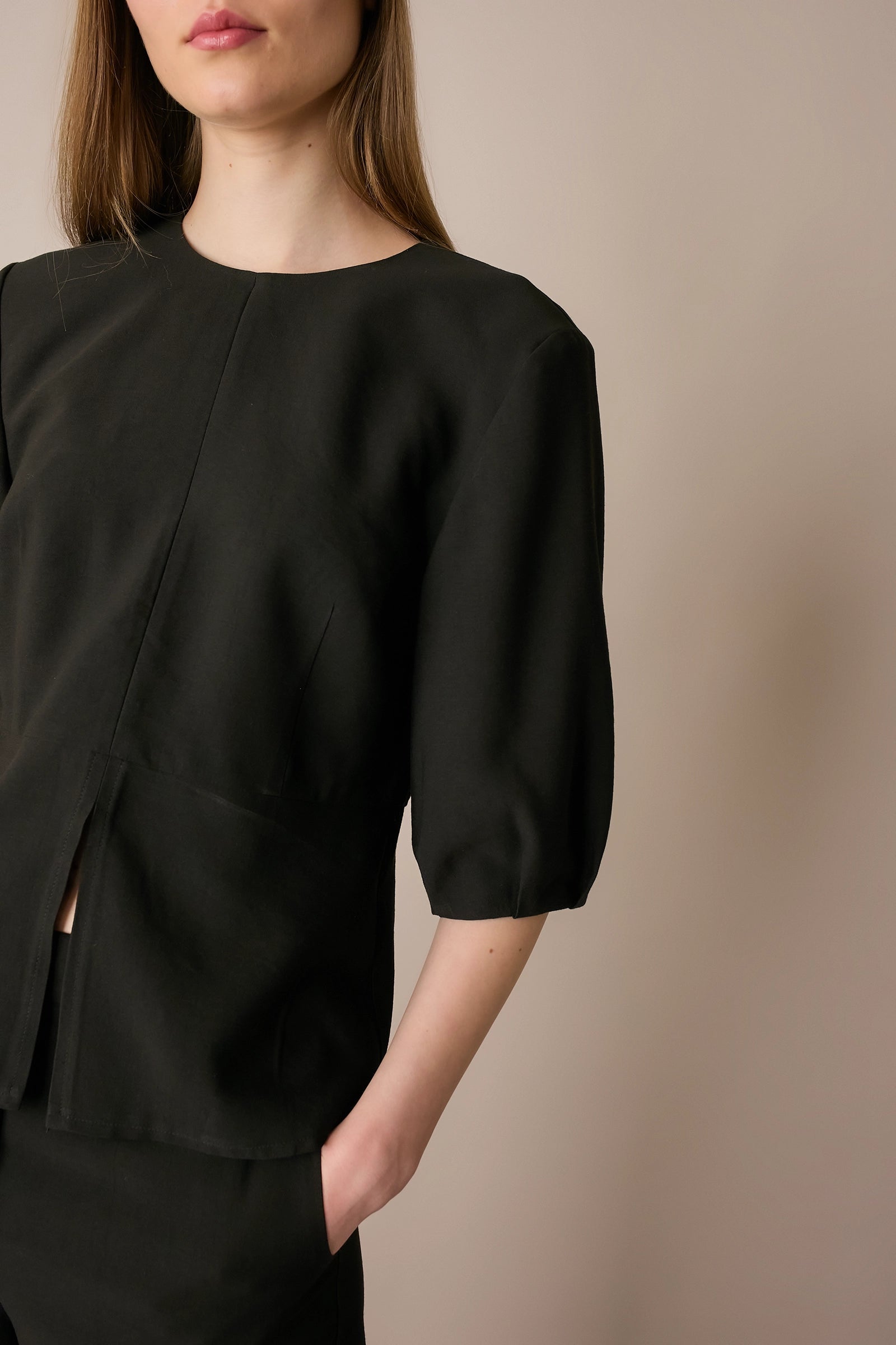 Top con spacco
