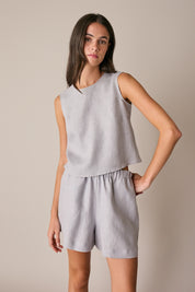 Top in lino con bottoncini