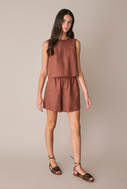 Top in lino con bottoncini