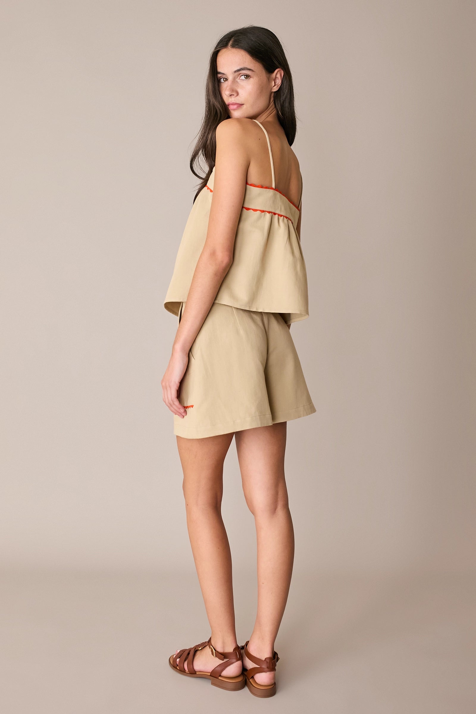 Contrast trim boxy top