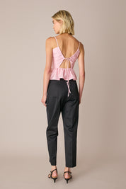 Top cut-out con balza