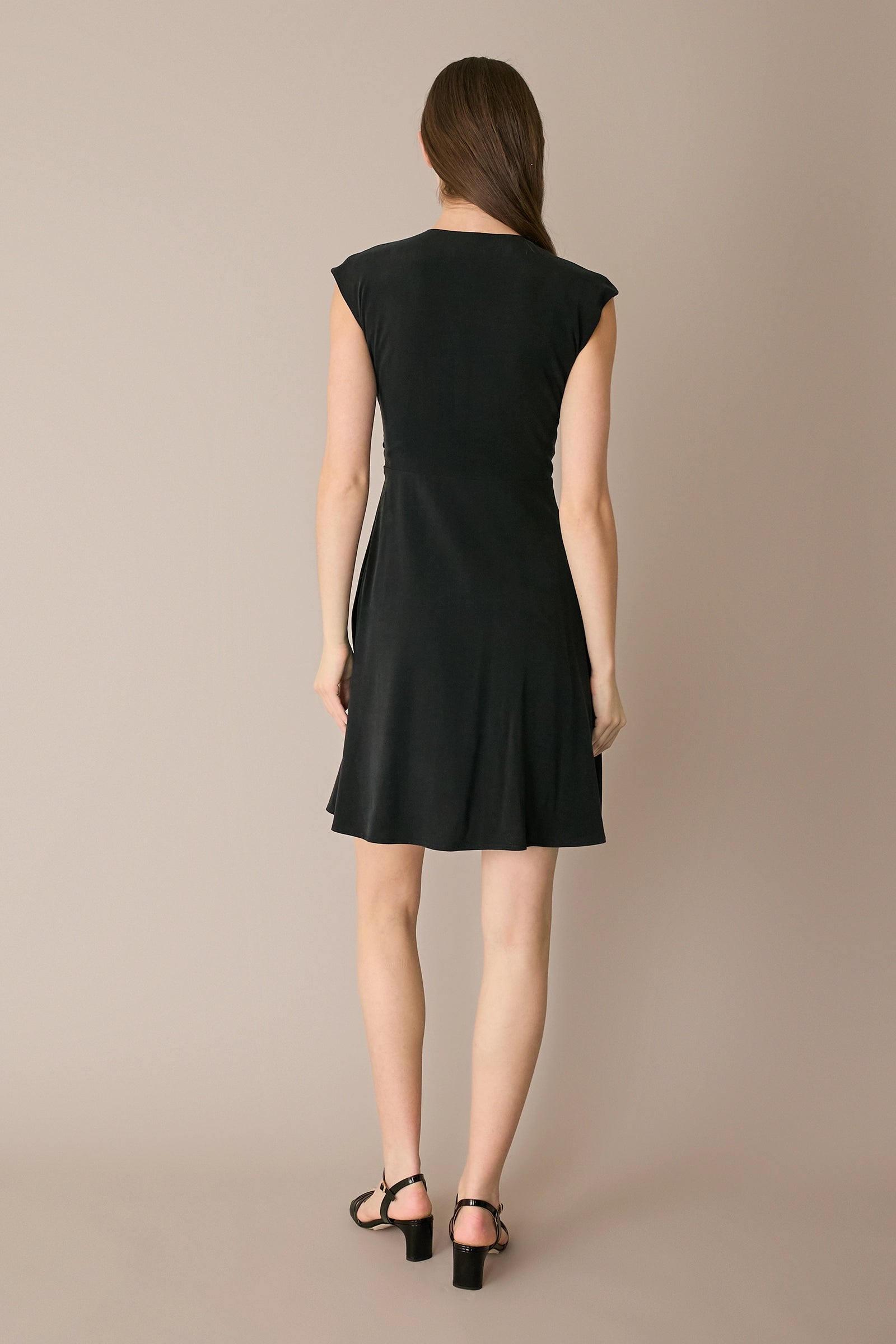 Stretch dress with twisted neckline