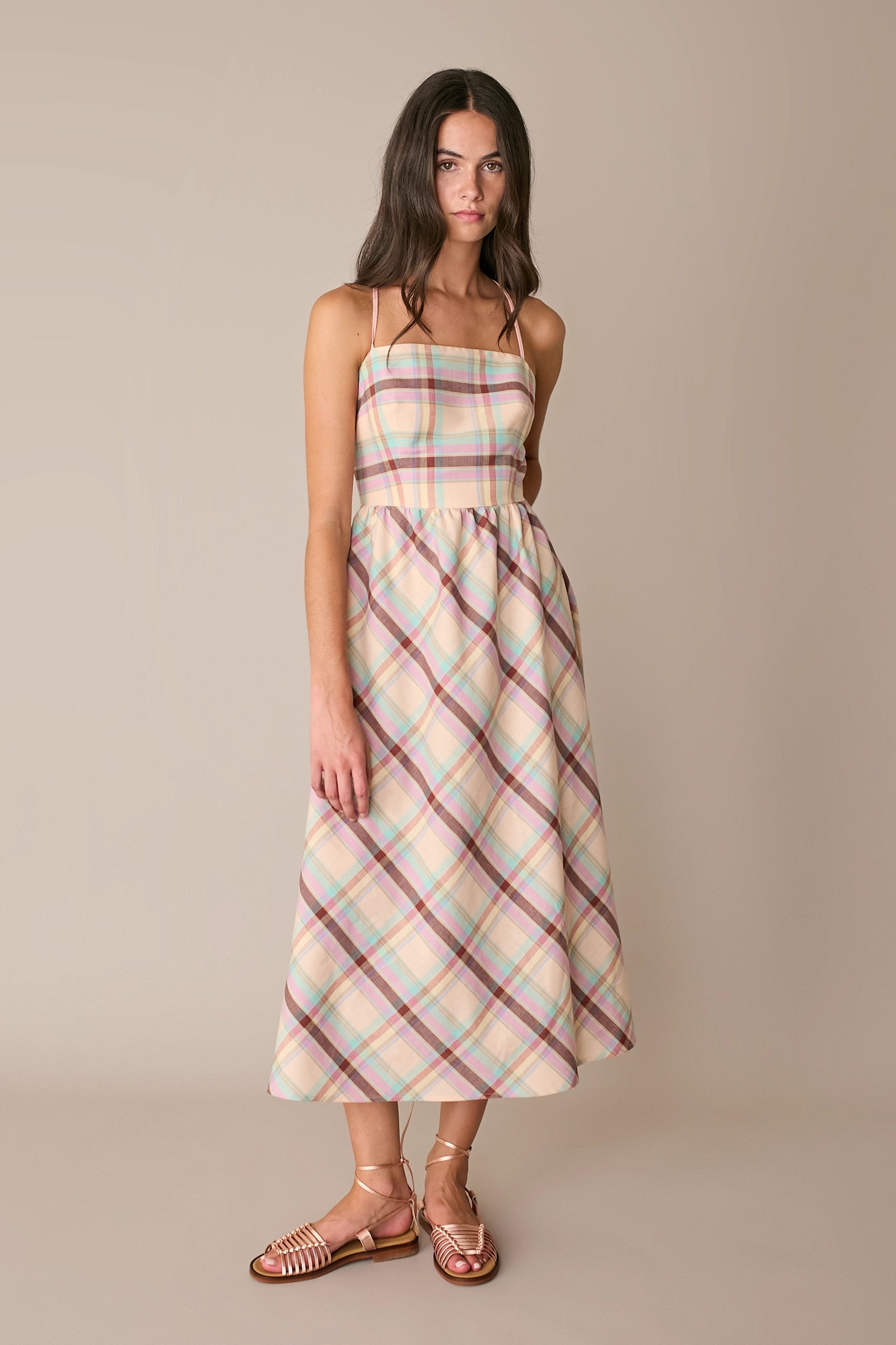 Open-back linen and cotton dress