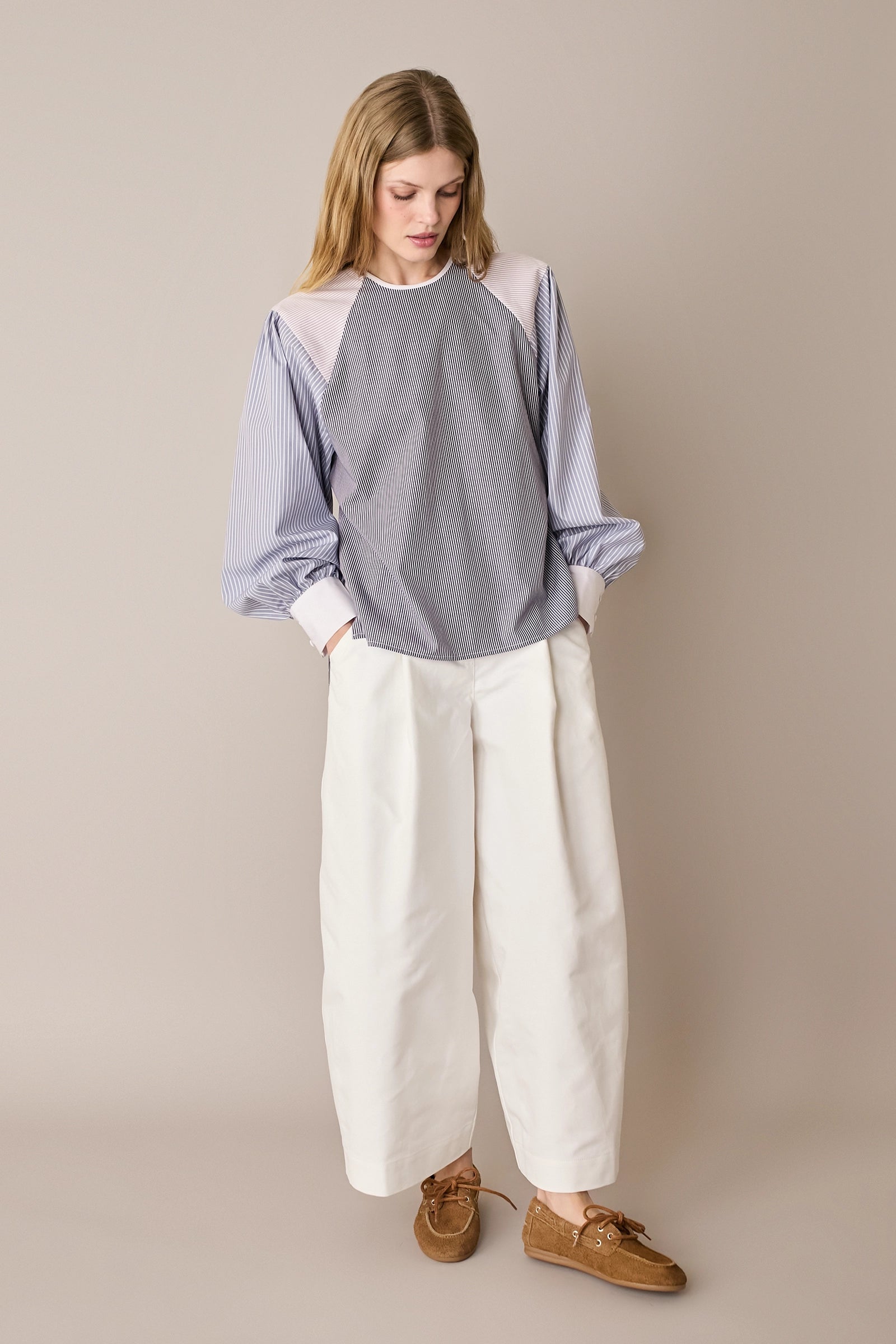 Pantaloni in cotone con pinces