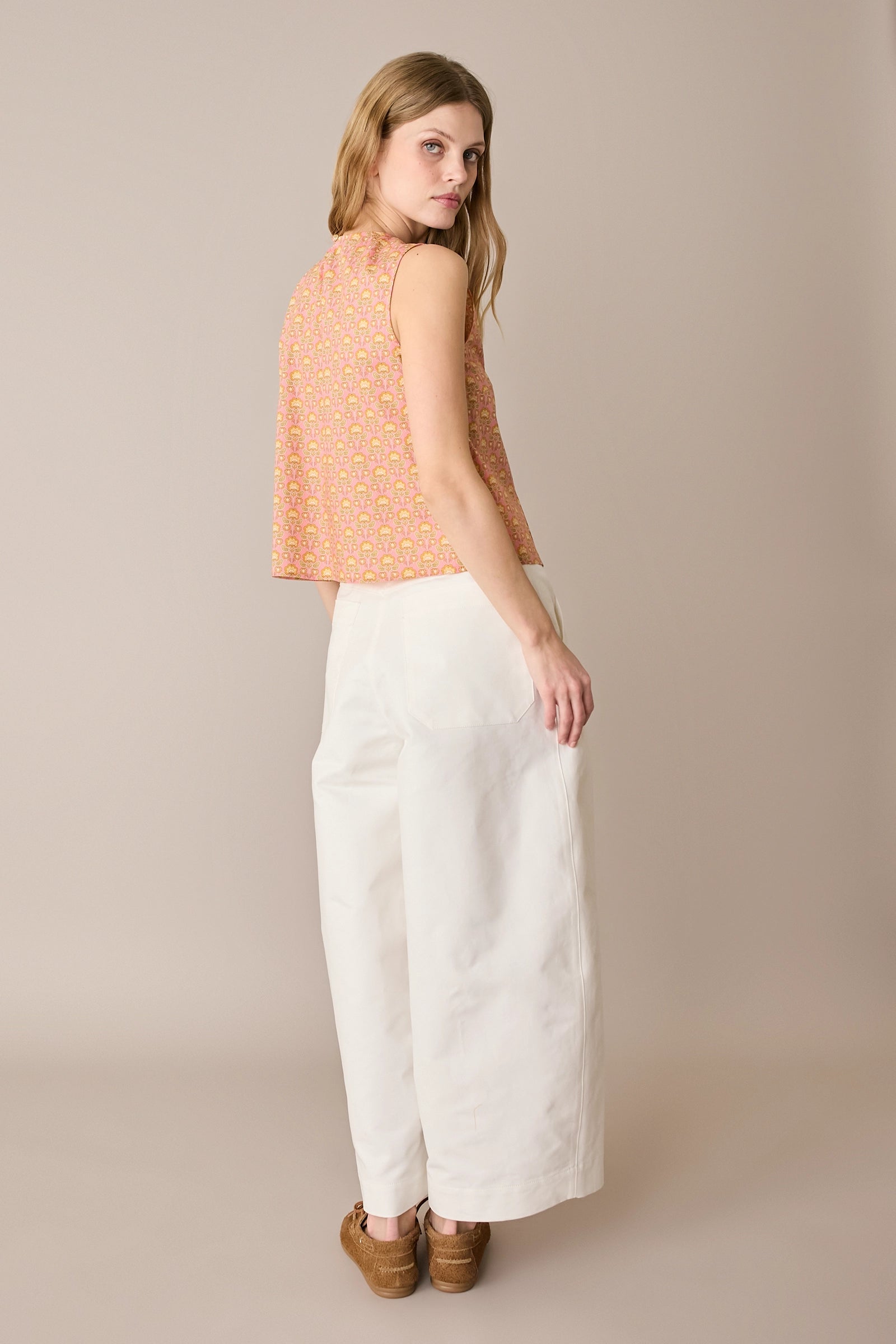 Pantaloni in cotone con pinces