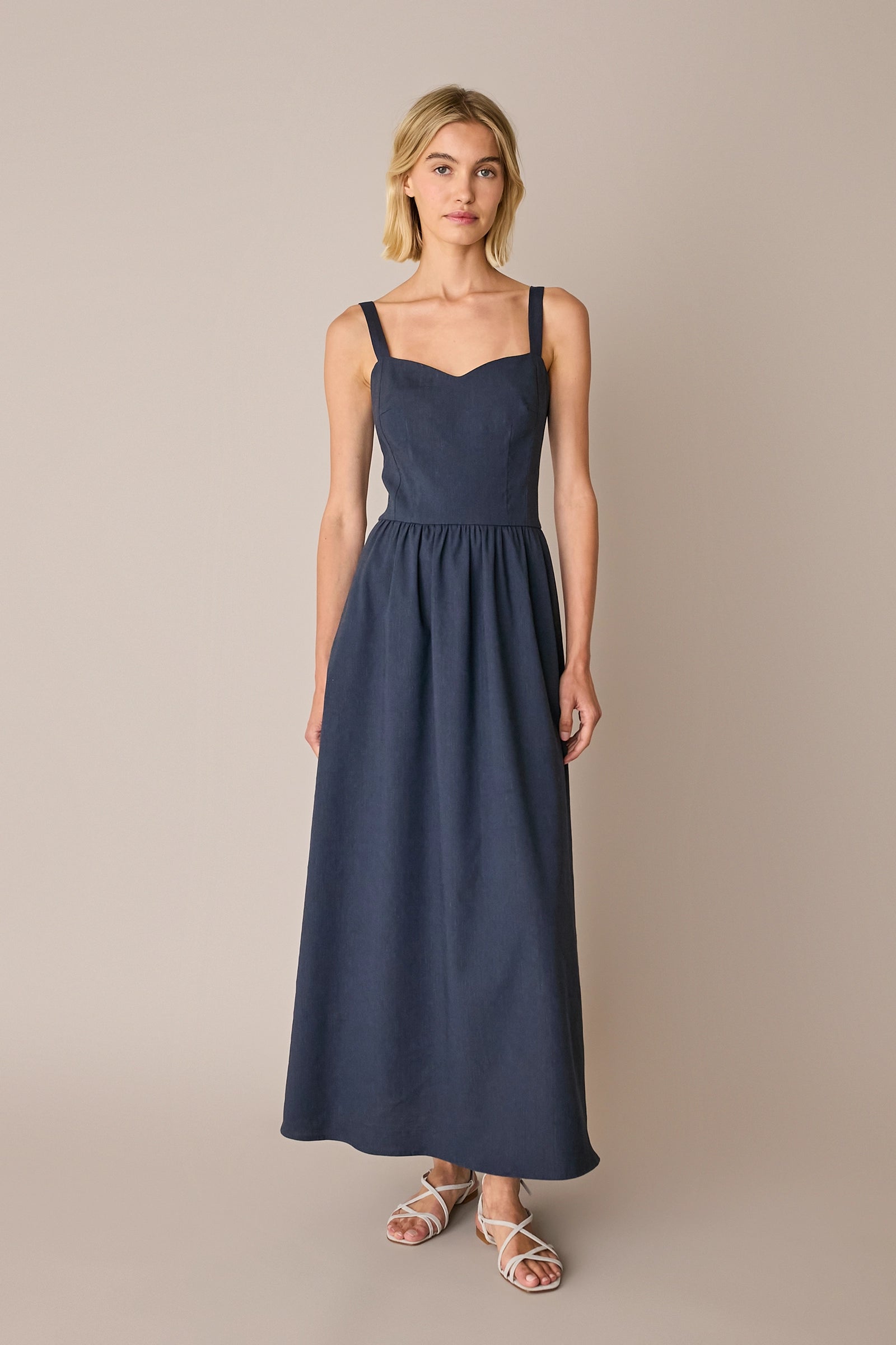 Abito lungo in lino stretch