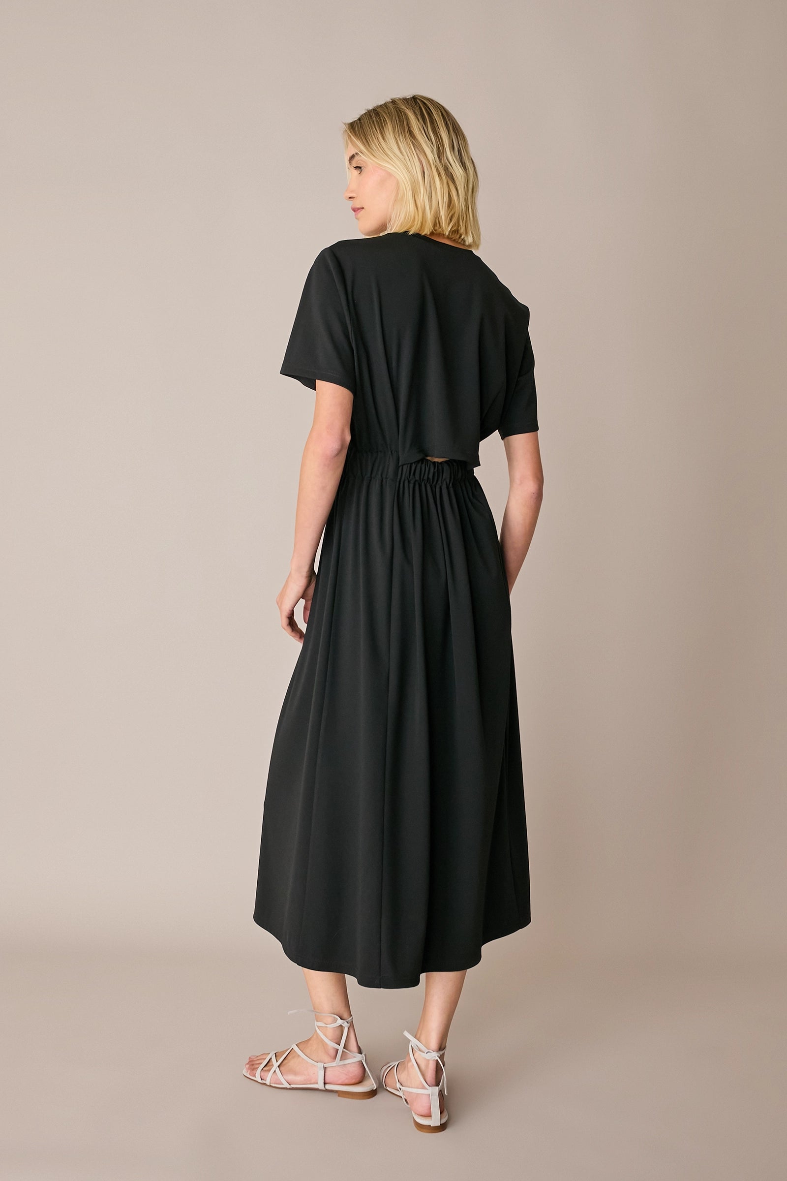 T-shirt dress with back cut-out
