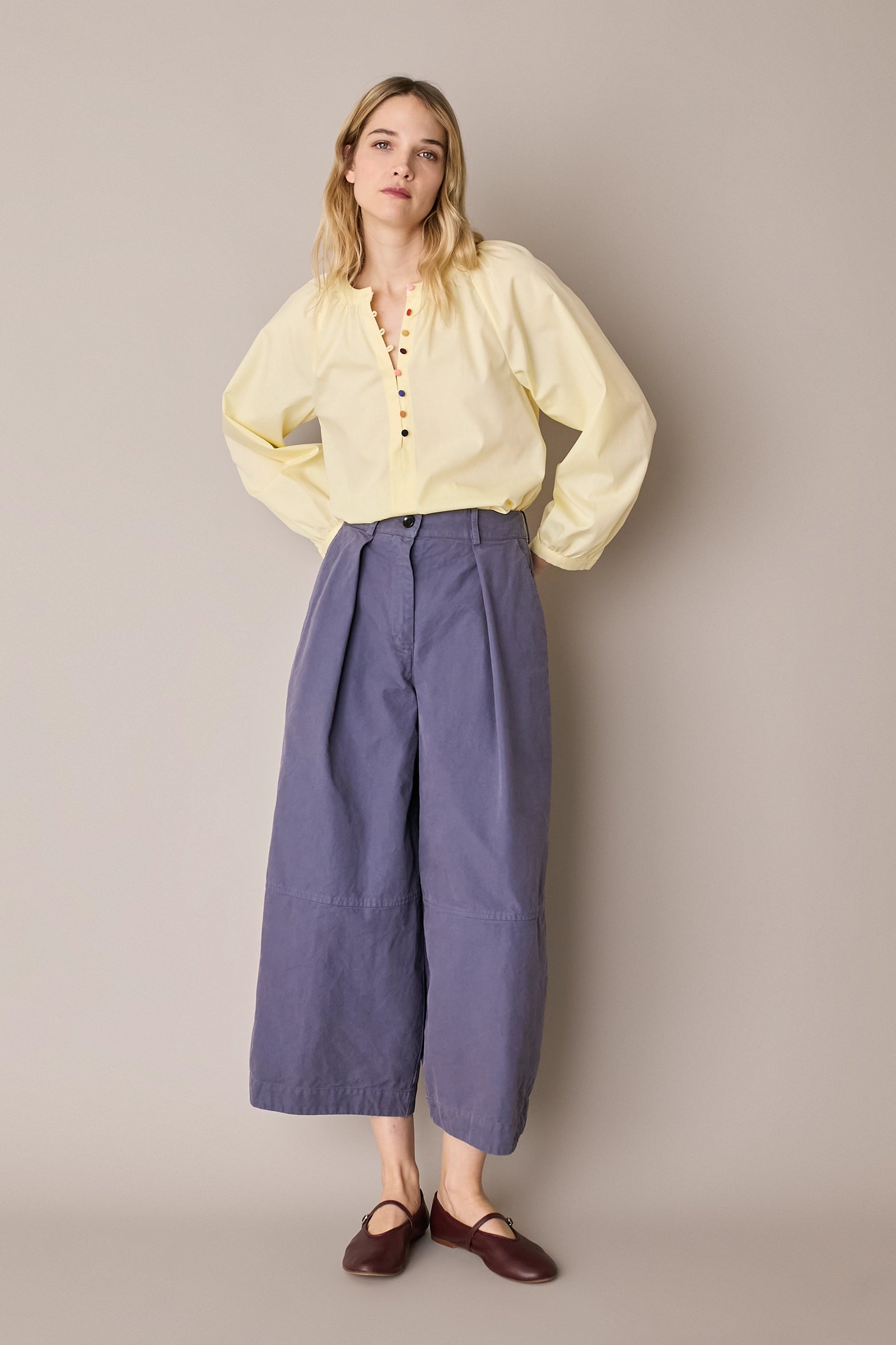 Pantaloni ampi in cotone