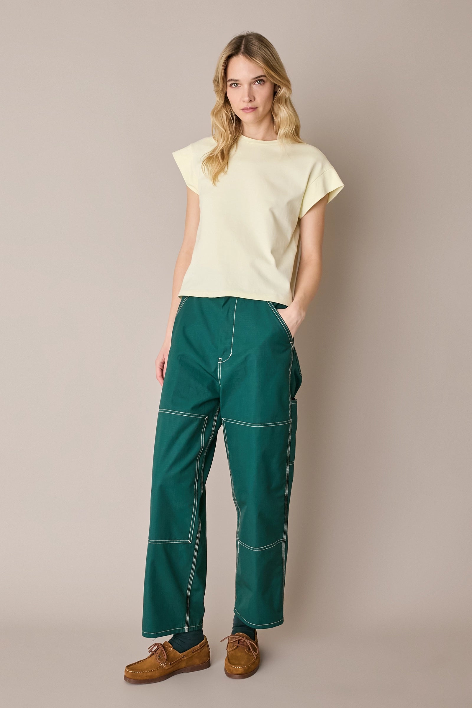 Pantaloni sportivi con impunture a contrasto