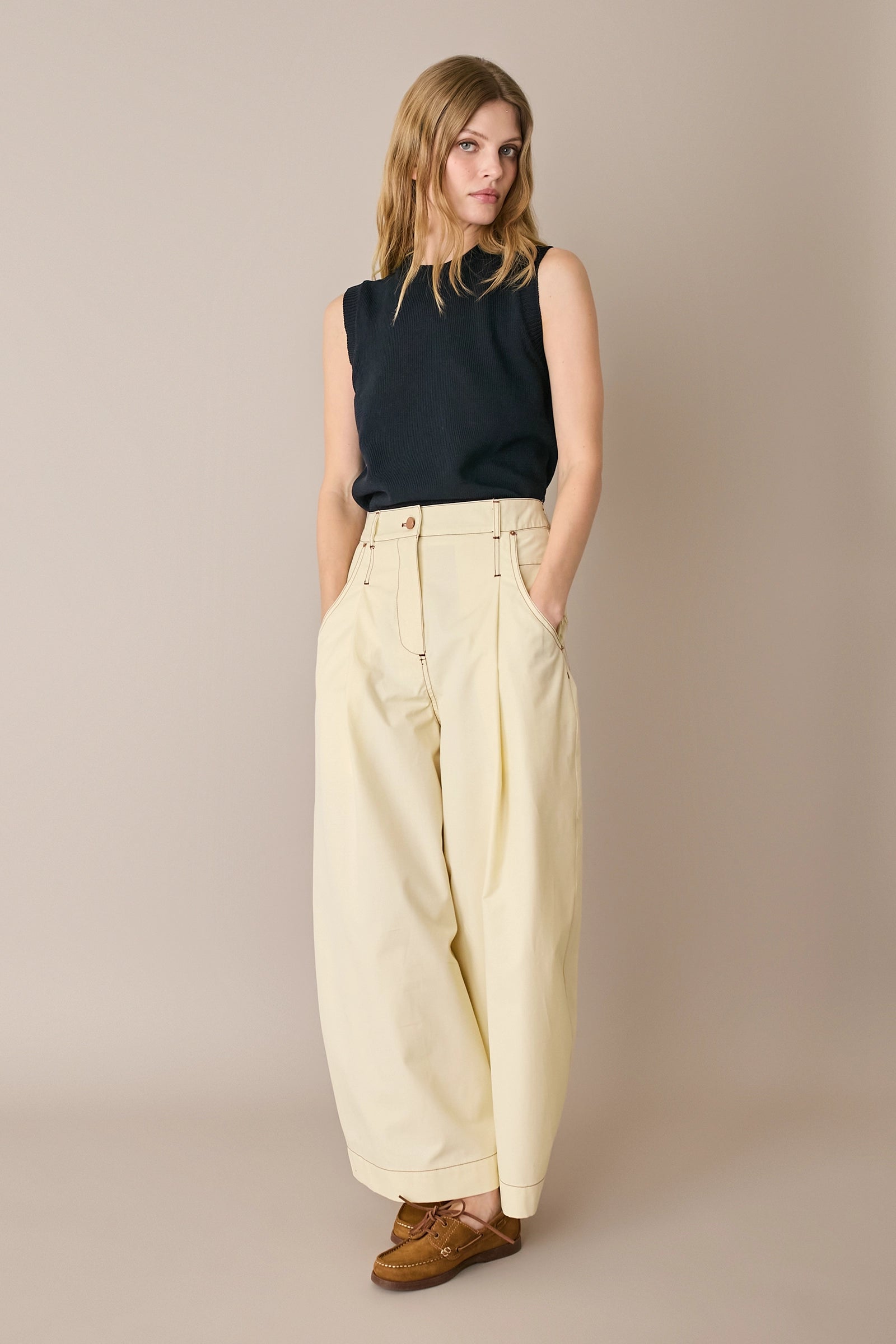 Pantaloni con impunture a contrasto – Everyday Wear