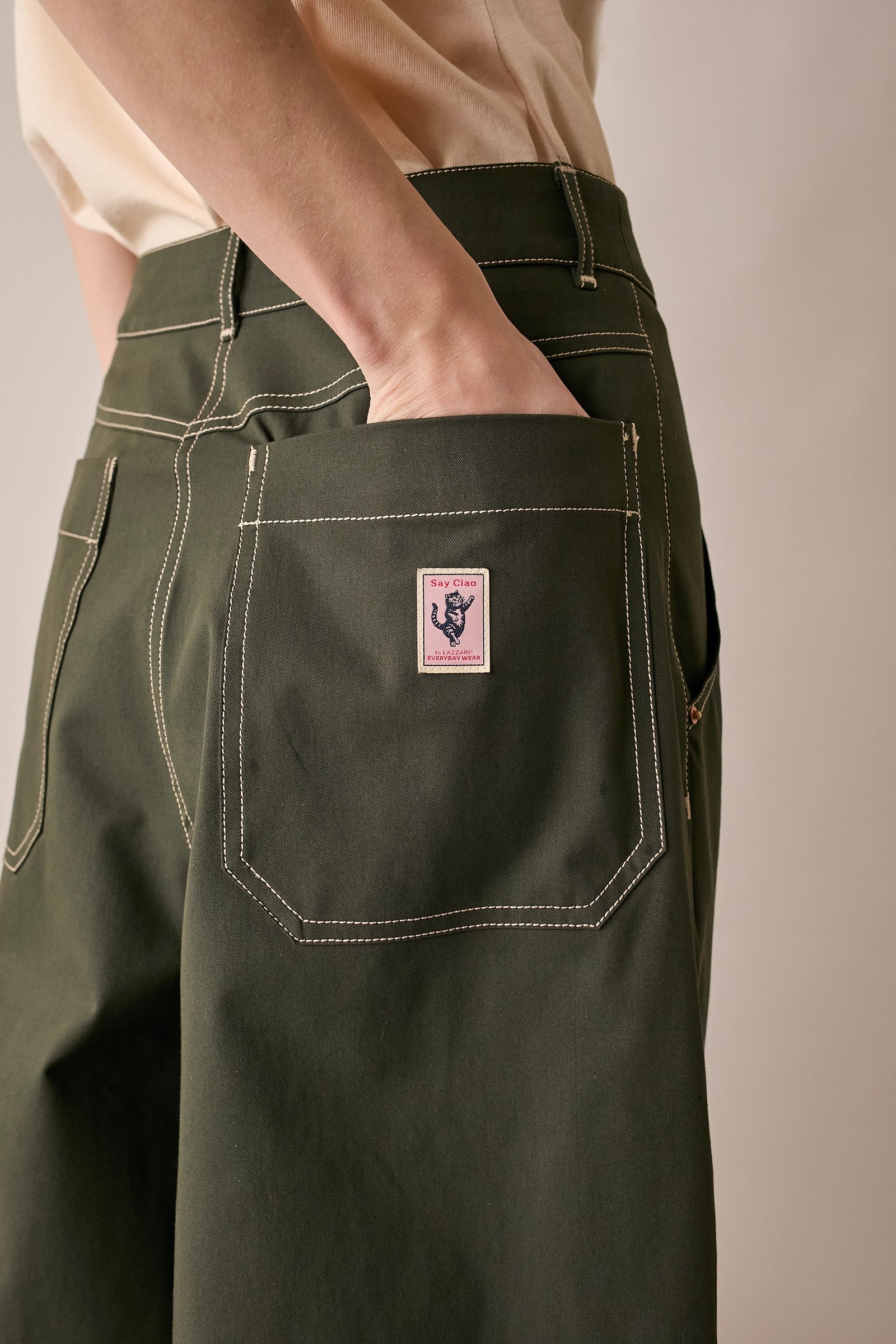 Pantaloni con impunture a contrasto – Everyday Wear
