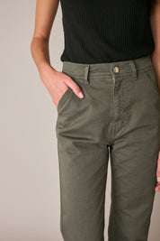 Pantaloni con fondo sfrangiato