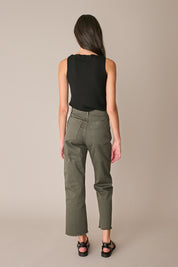 Pantaloni con fondo sfrangiato