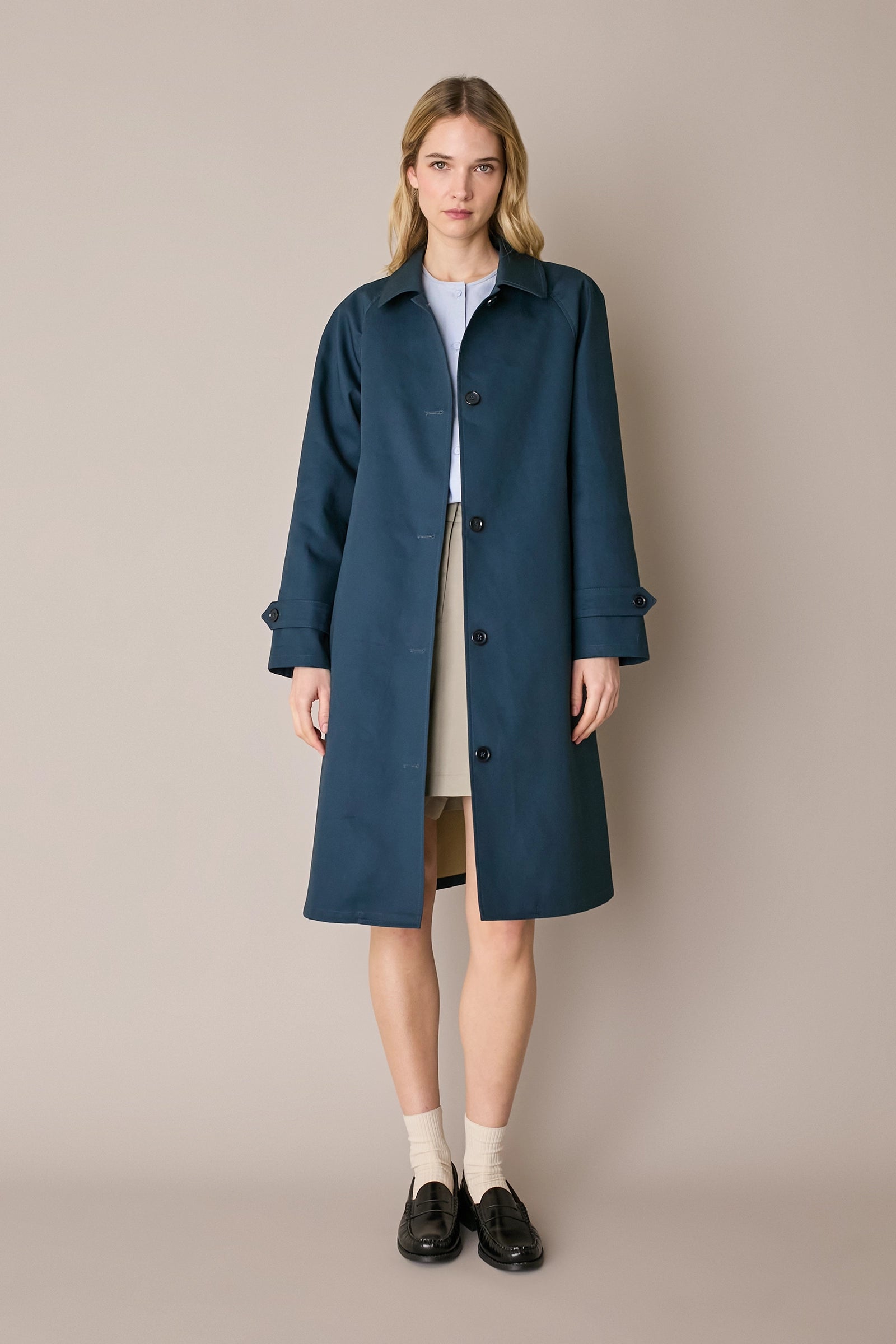 Trench con trattamento antigoccia