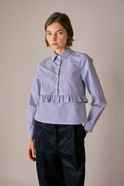 camicia con volant righe bianco e blu, mezza abbottonatura frontale