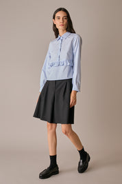 camicia con volant, volant frontale e posteriore, quadretto azzurro