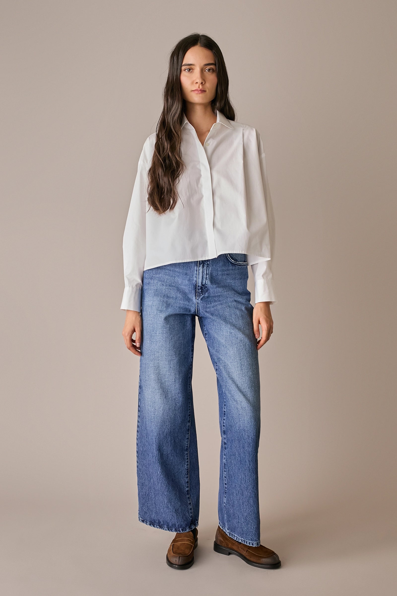 camicia boxy con pieghe, abbottonatura frontale, bianco