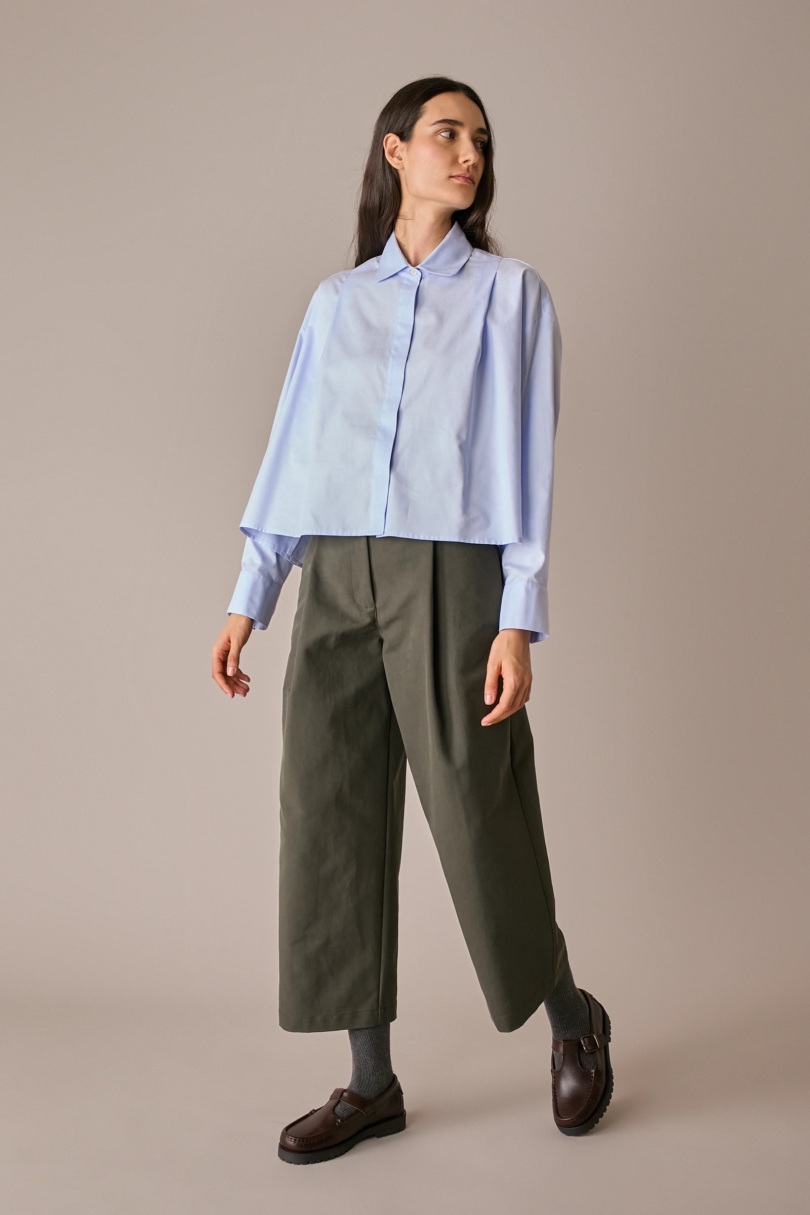 camicia boxy con pieghe, abbottonatura frontale, azzurro
