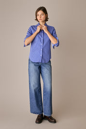 camicia in cotone stretch con colletto stondato righe blu-bianco, made in italy