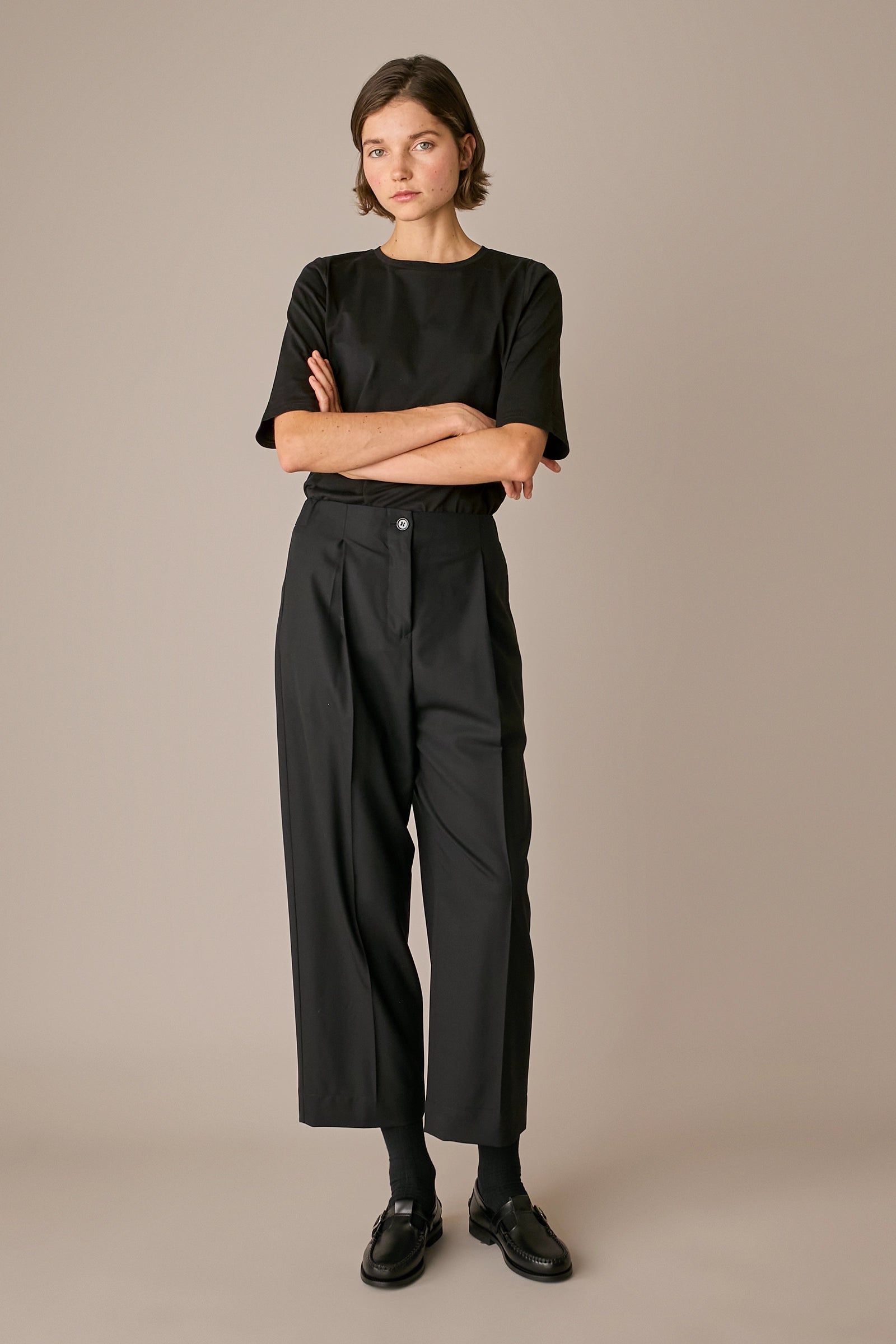 pantaloni in lana e cashmere con vita elastica nero, modello a gamba dritta