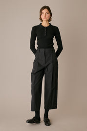 pantaloni in cotone con pinces nero, gamba dritta e ampia
