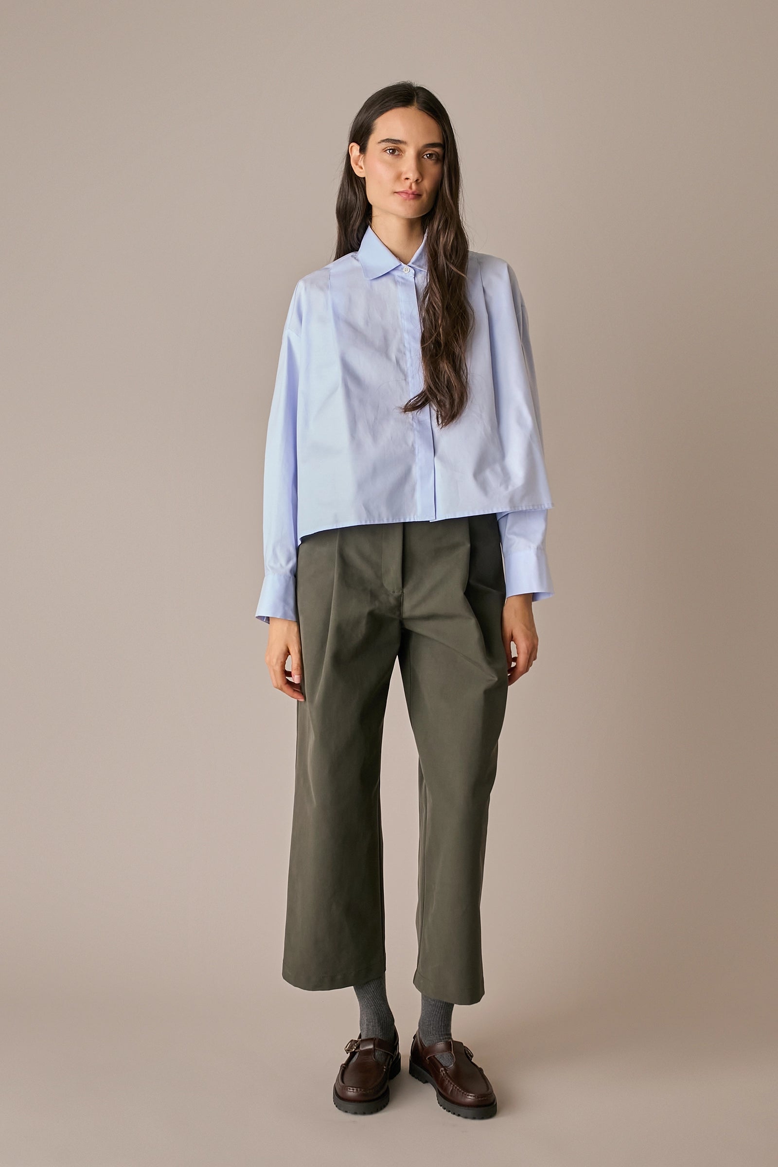pantaloni in cotone con pinces bosco, pinces frontali