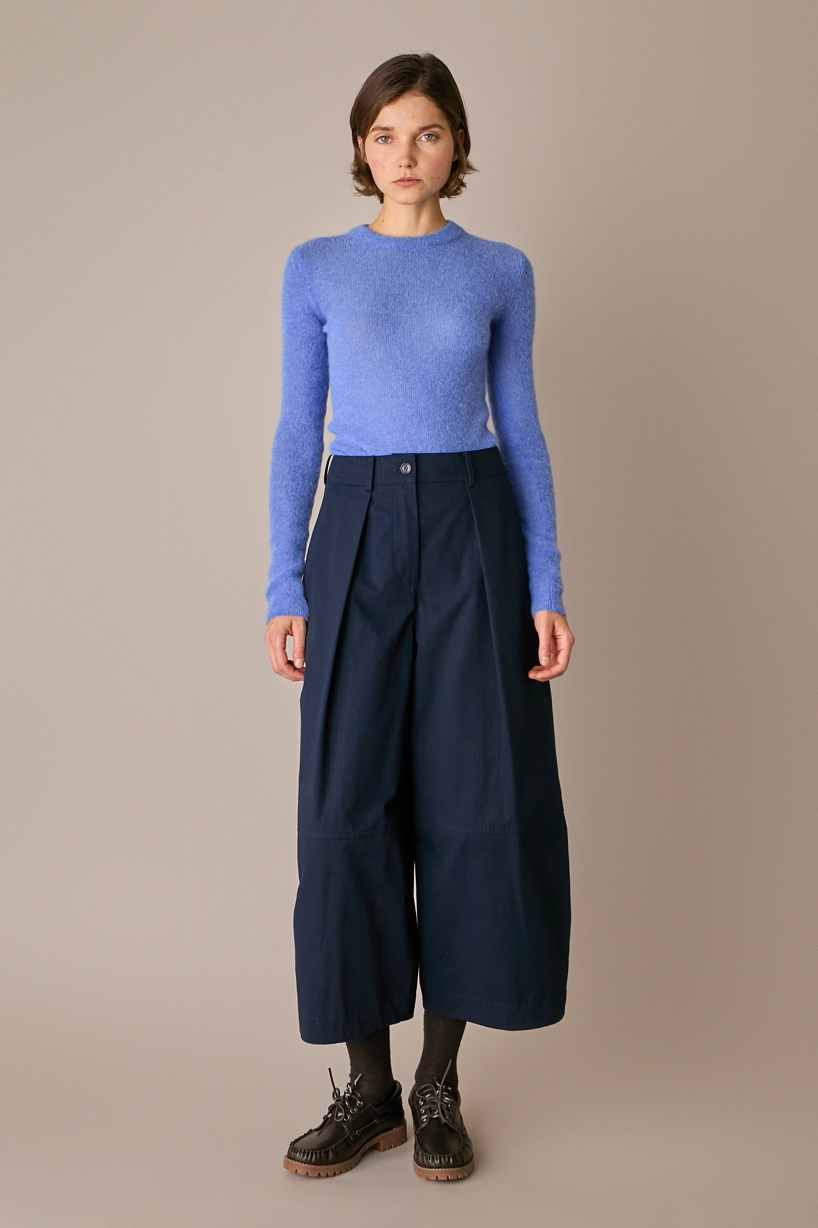 pantaloni balloon in cotone ripstop blu navy, silhouette balloon