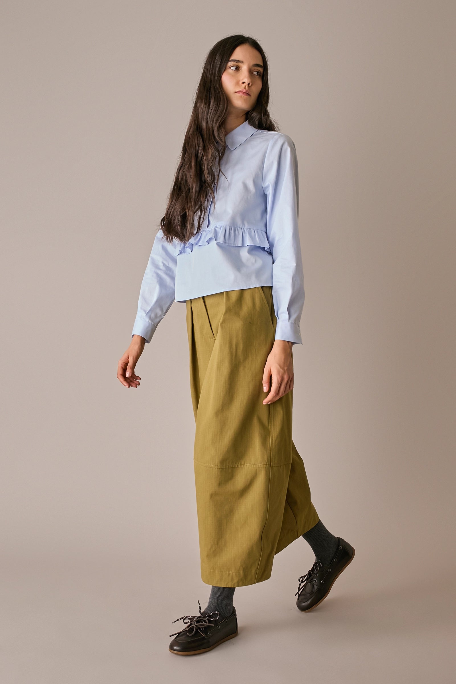 pantaloni balloon in cotone ripstop senape, cucitura decorativa lungo la gamba