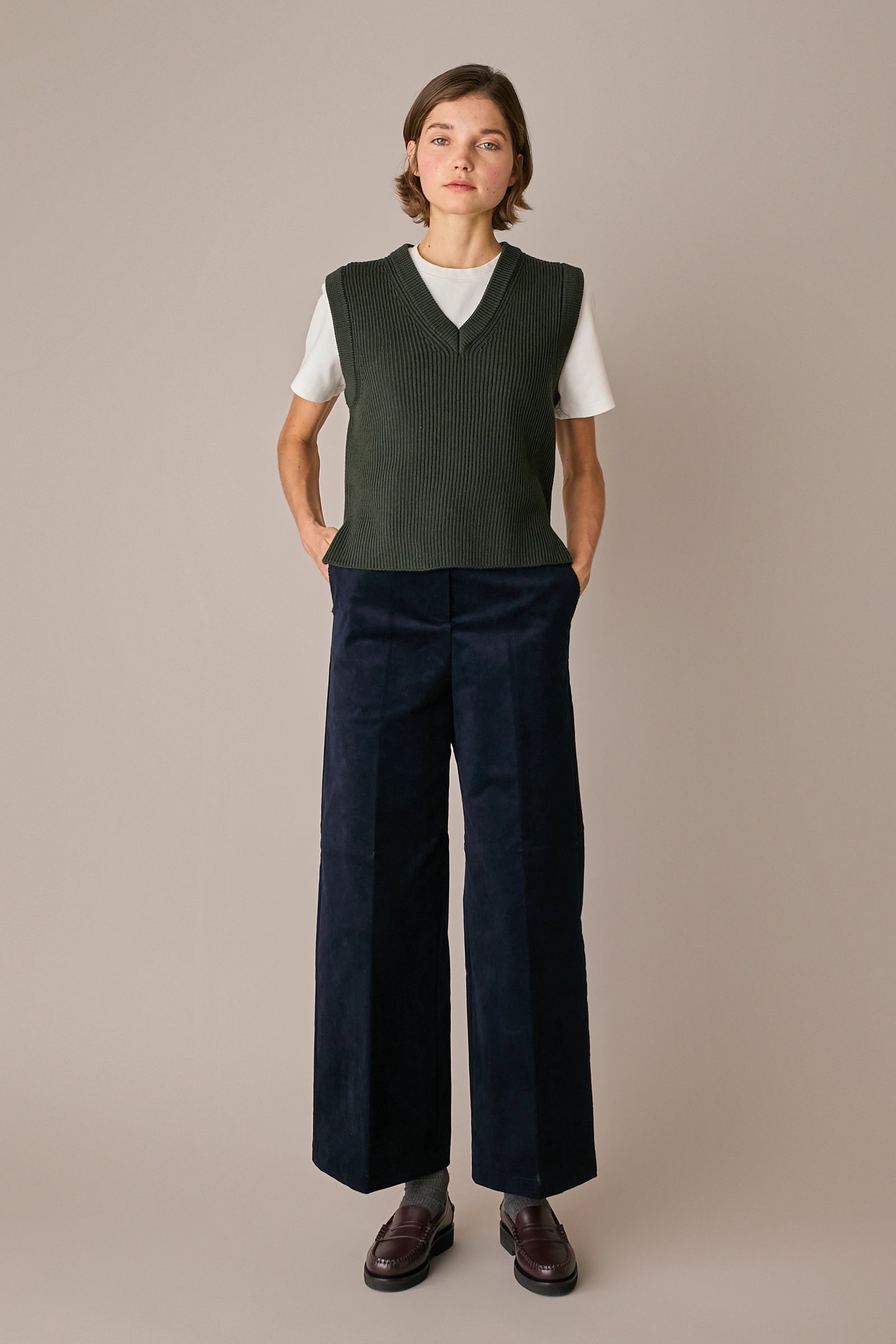 pantaloni straight-leg in velluto a coste blu navy, piega frontale