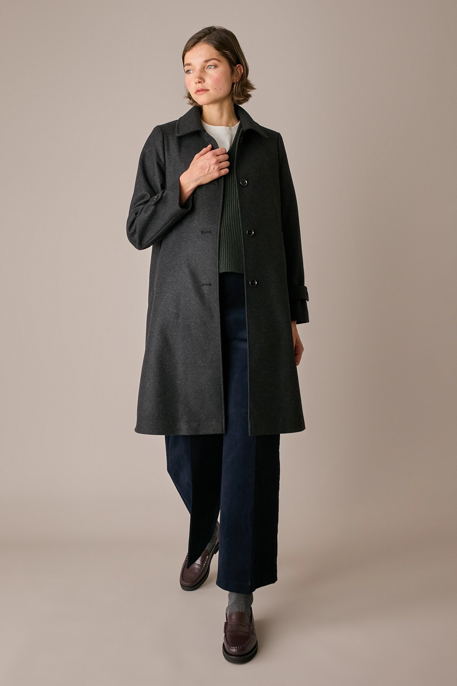 cappotto in puro cashmere grigio scuro, foderato