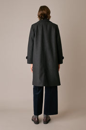 cappotto in puro cashmere grigio scuro, abbottonatura monopetto, lazzari