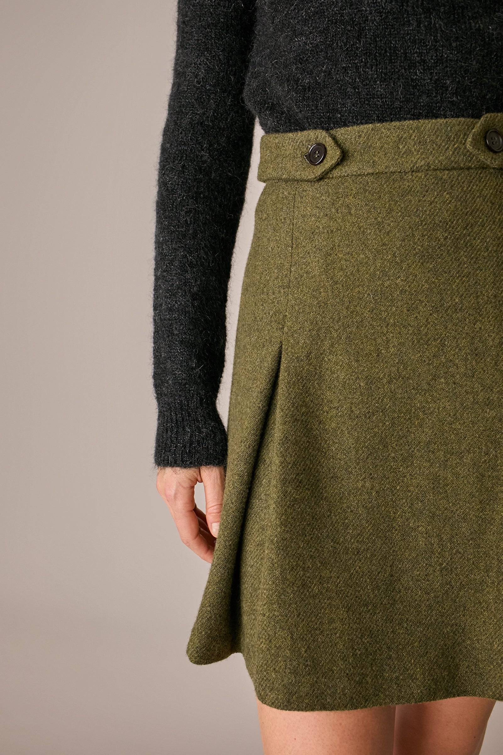 gonna in lana con martingale muschio, foderata