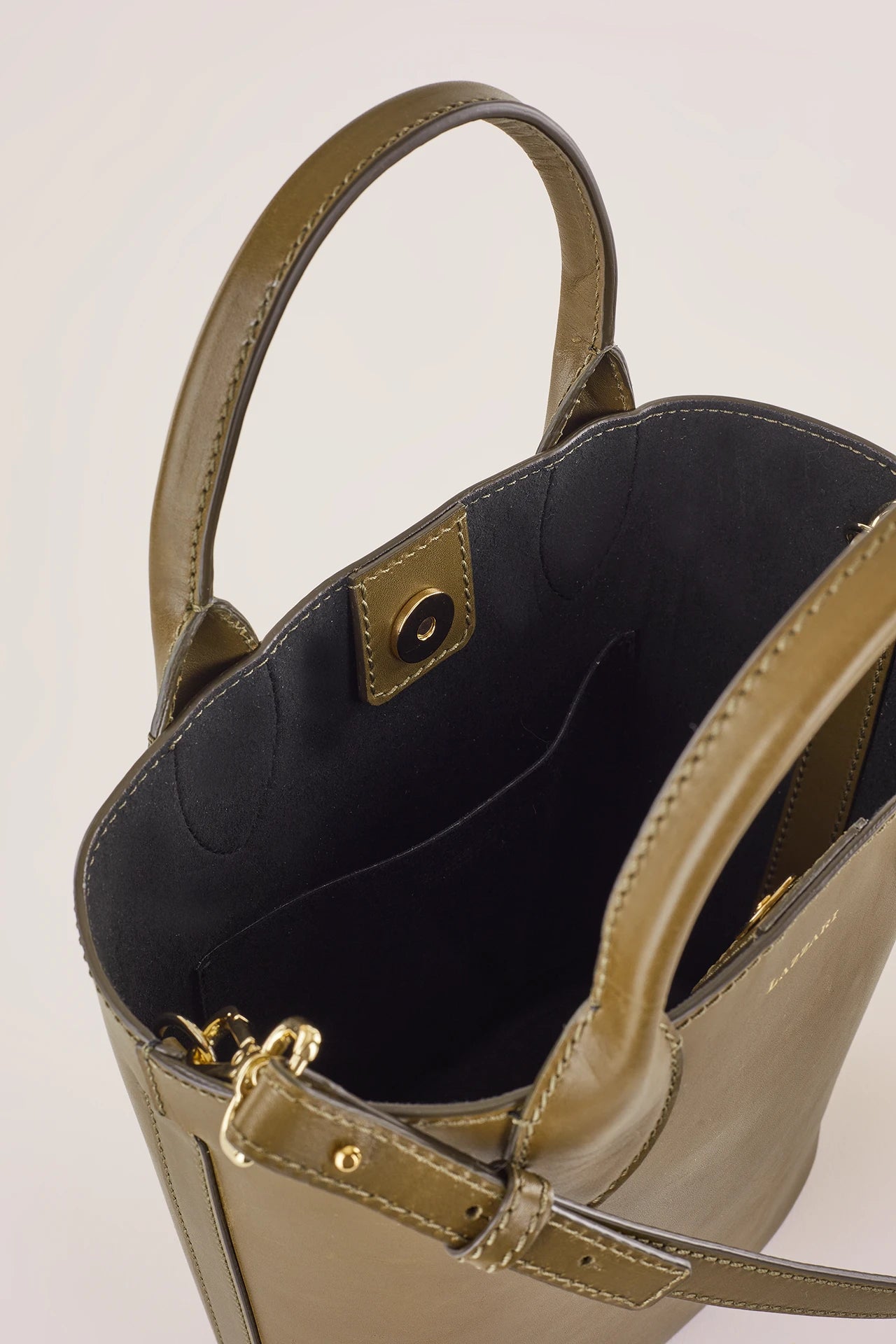 Borsa secchiello con tracolla removibile