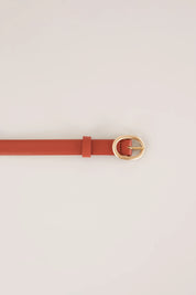 Cintura sottile con fibbia ovale