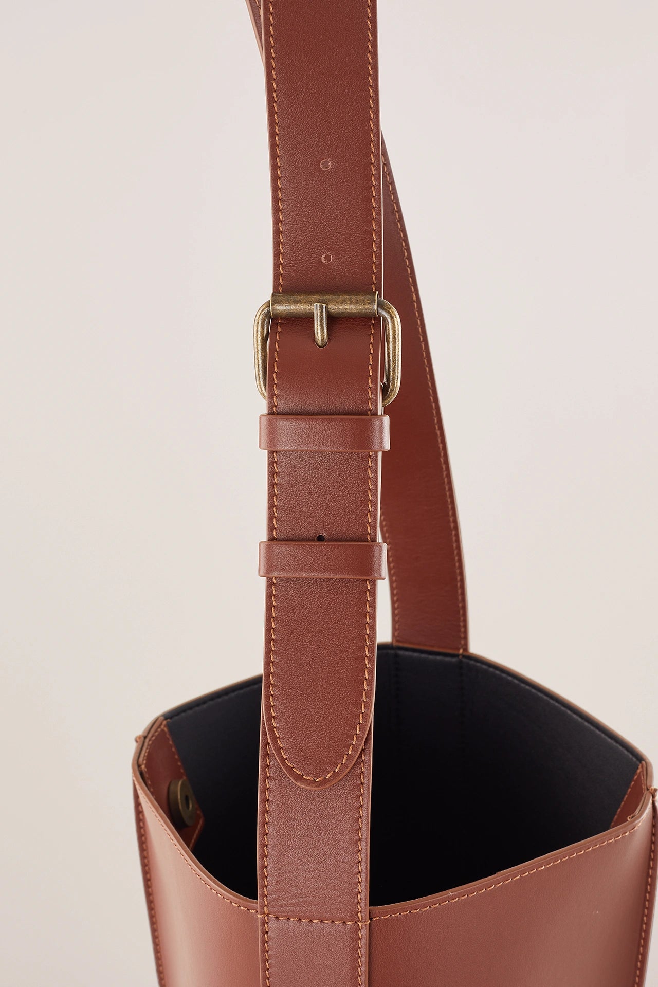 Borsa a secchiello in pelle