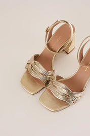 Metallic woven sandals with 7 cm block heel