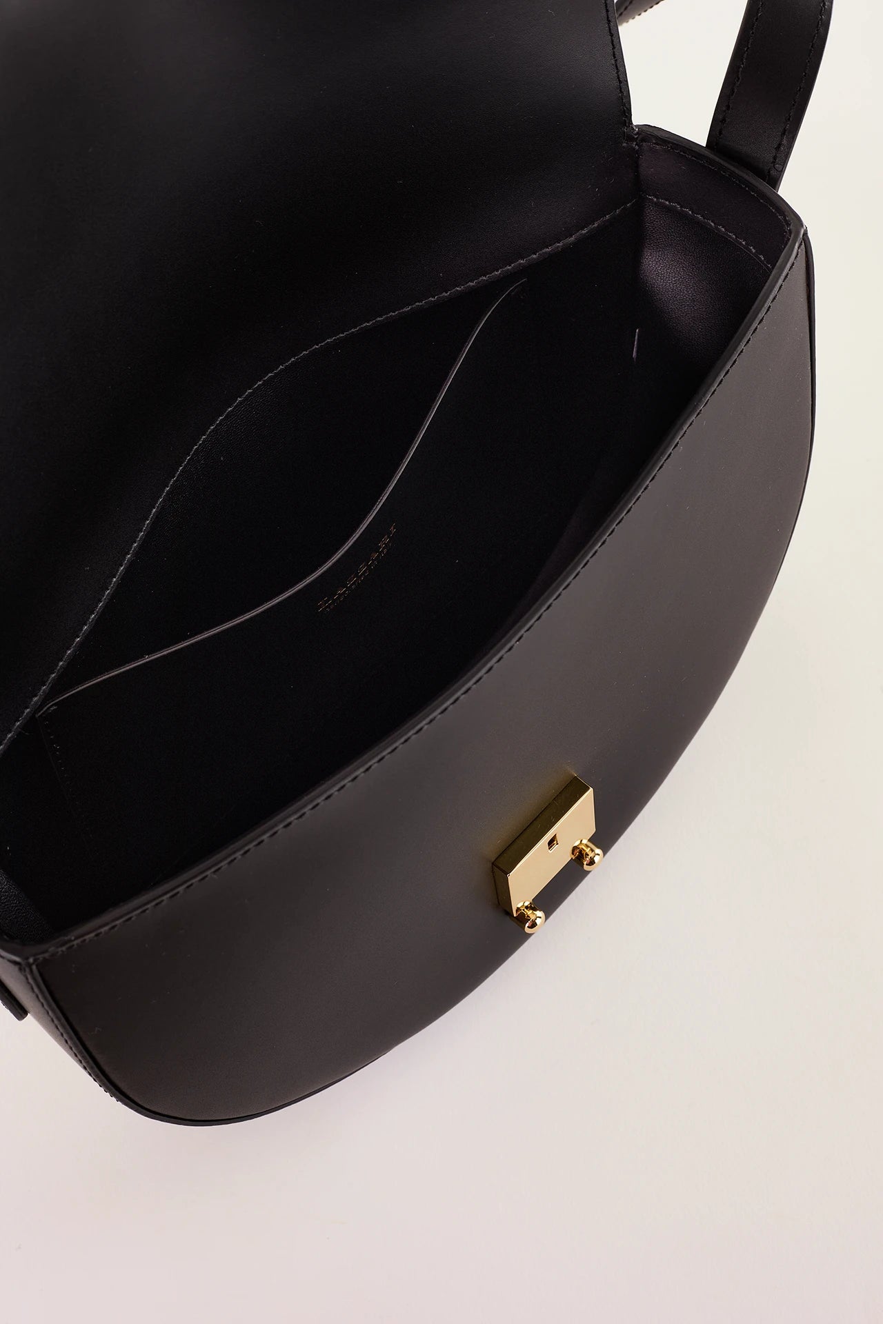 Borsa mezzaluna