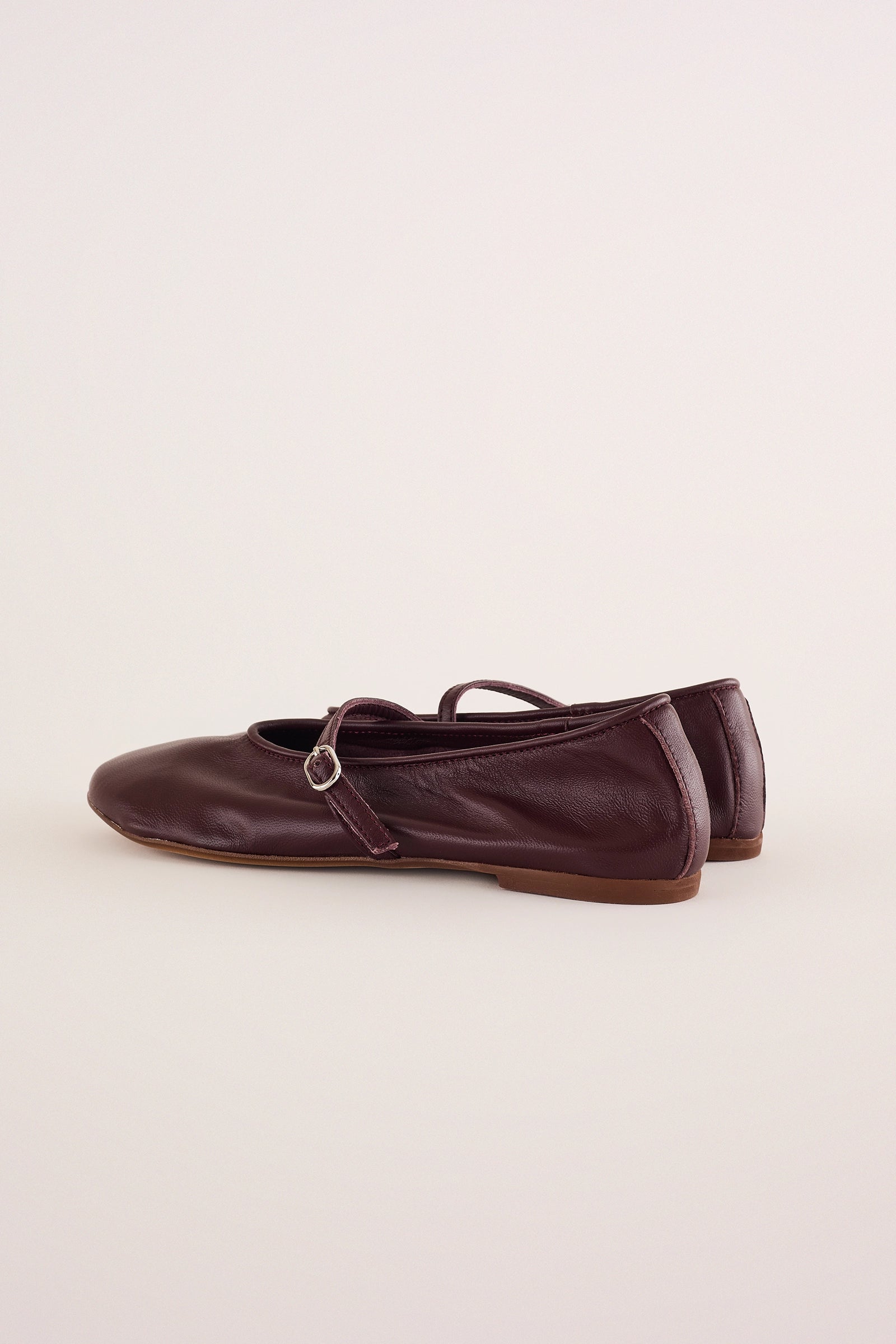 Ballerine in nappa con cinturino
