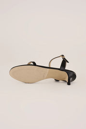 Sandali con kitten heel