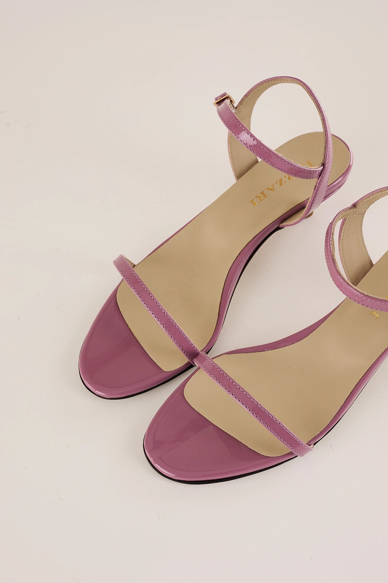 Sandali con kitten heel